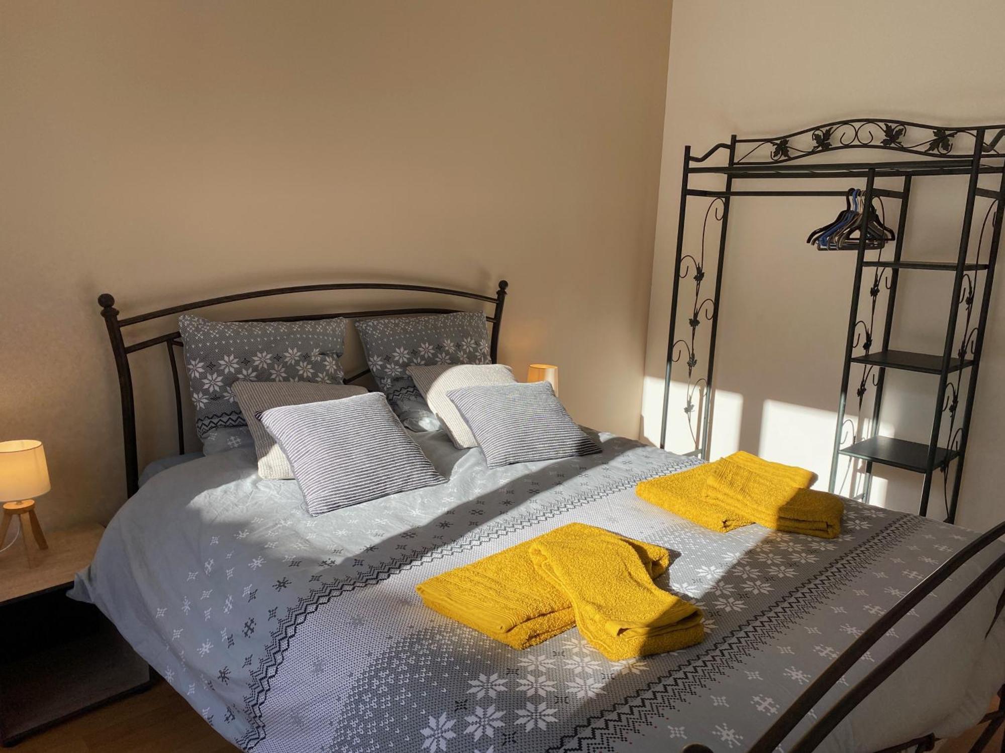 Parking Prive Gratuit, Balcon, 2 Chambres Clermont-Ferrand Exterior photo